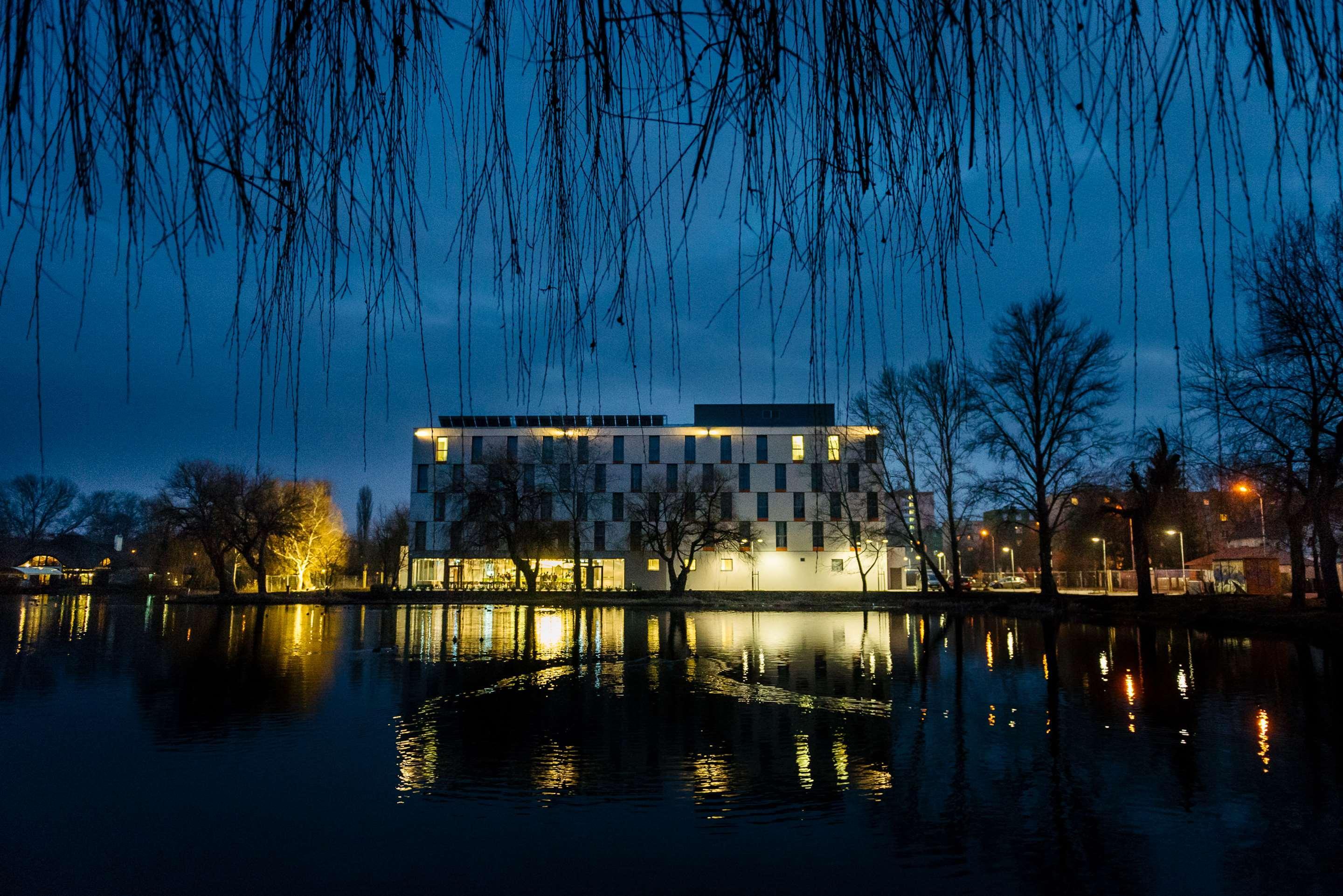 Best Western Plus Lakeside Hotel Székesfehérvár Exterior foto